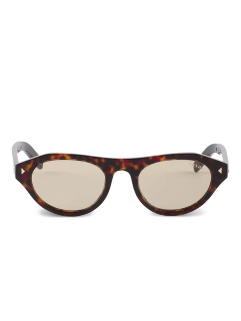 Prada Eyewear rivet-detail sunglasses - Brown - zdjęcie produktu nr 1
