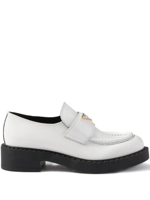 Prada triangle-logo leather loafers - White - zdjęcie produktu nr 1