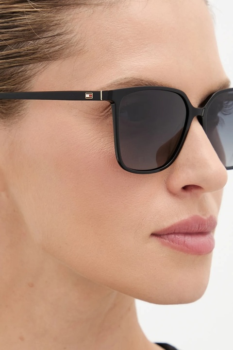 Tommy Hilfiger okulary przeciwsłoneczne damskie kolor czarny TH 2292/S - zdjęcie produktu nr 2