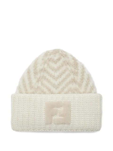 FENDI chevron-pattern logo-patch beanie hat - Neutrals - zdjęcie produktu nr 1