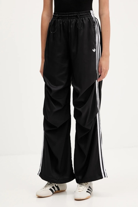 adidas Originals spodnie dresowe Trackpant damskie kolor czarny z aplikacją KE9790 - zdjęcie produktu nr 1
