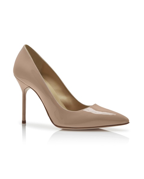 MANOLO BLAHNIK - Lakierowane szpilki nude Patent 10.5 cm - zdjęcie produktu nr 2