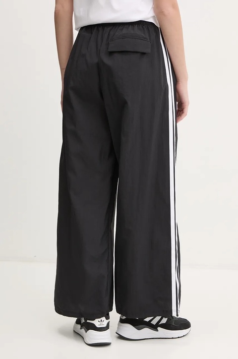 adidas spodnie dresowe Essentials damskie kolor czarny z aplikacją JE1306 - zdjęcie produktu nr 2