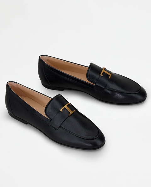 TOD'S - Czarne loafery z monogramem - zdjęcie produktu nr 1