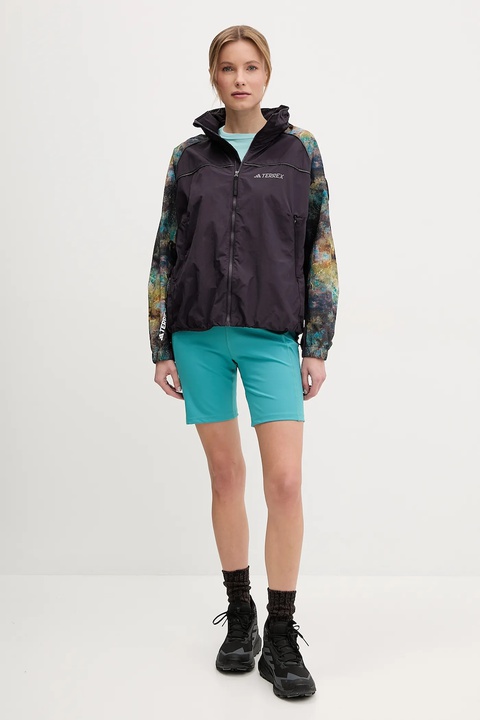 adidas TERREX wiatrówka x National Geographic kolor fioletowy JD5837 - zdjęcie produktu nr 2