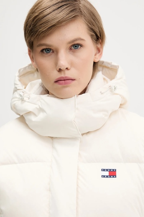 Tommy Jeans kurtka puchowa kolor beżowy zimowa oversize DW0DW21624 - zdjęcie produktu nr 1