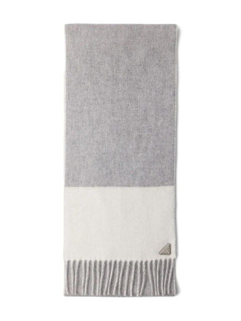 Prada logo-triangle fringed cashmere scarf - Grey - zdjęcie produktu nr 2