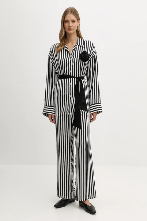 The Sleeper koszula i spodnie damski kolor czarny FW2436CS - zdjęcie produktu nr 1