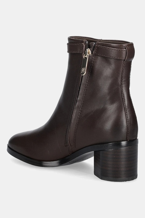 Tommy Hilfiger botki skórzane TH BUCKLE RIDING MID HEEL BOOTIE damskie kolor brązowy na słupku FW0FW08859 - zdjęcie produktu nr 1
