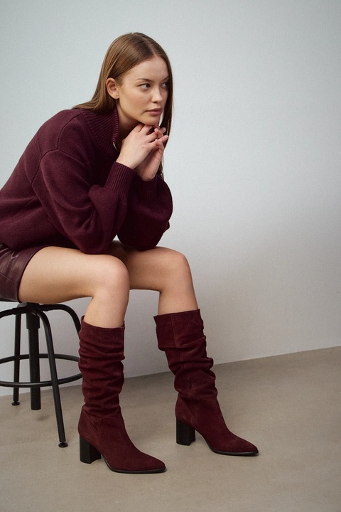 Medicine kozaki zamszowe kolor bordowy na słupku - zdjęcie produktu nr 1