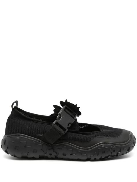 Cecilie Bahnsen floral-appliqué buckled sneakers - Black - zdjęcie produktu nr 1