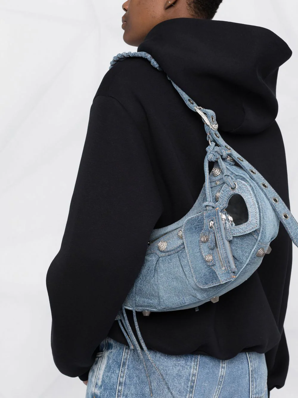 現行 定価45万 BALENCIAGA LE CAGOLE DENIM BAG 現行 定価45万 BALENCIAGA LE CAGOLE DENIM BAG - メルカリ